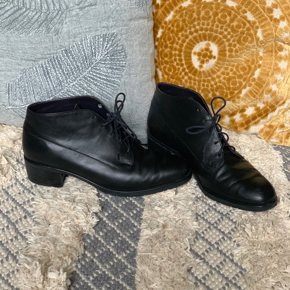 Munro lace up Ankle boots